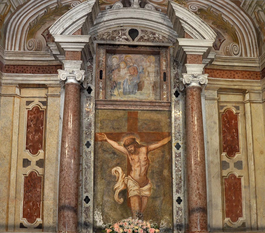 Crocifisso interno al Santuario 0150F